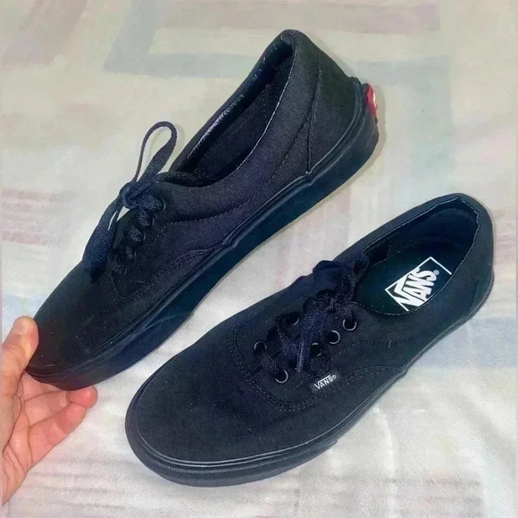 Vans shoes 👟.  Unisex - Picture 1 of 7